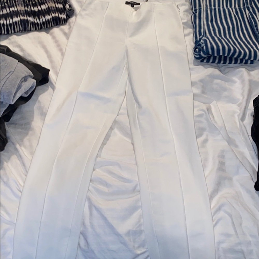 Theory white pleated pants